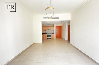 Apartment - 1 Bedroom - 1 Bathroom for rent in Mayfair Residency - Business Bay - Dubai Apartment - 1 Bedroom - 1 Bathroom for rent in Mayfair Residency - Business Bay - Dubai