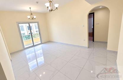 Apartment - 2 - 2 for rent in Muwaileh 29 Building - Muwaileh - Sharjah