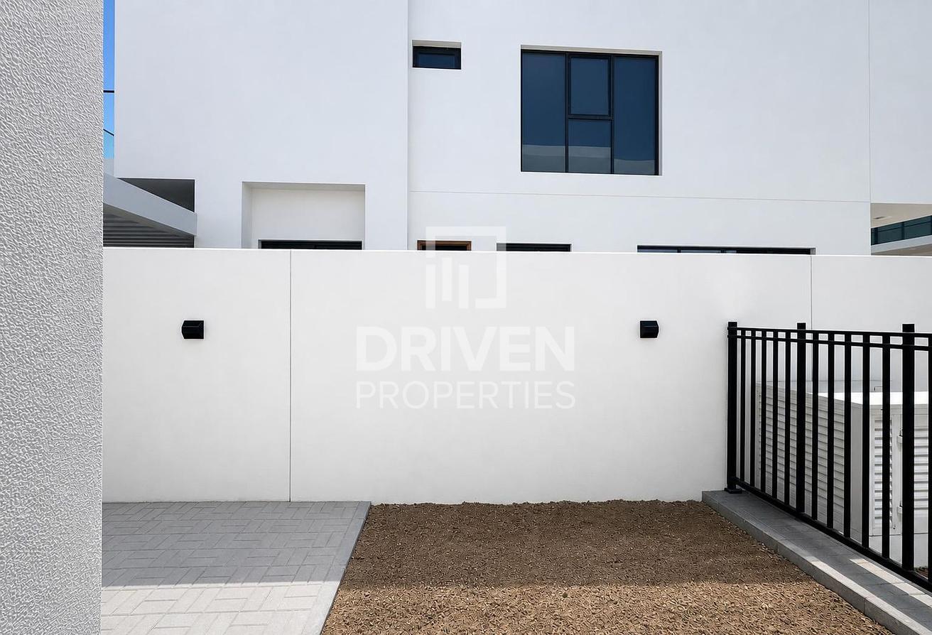 Brand New | Well Maintained | Flexible Cheques photo 24