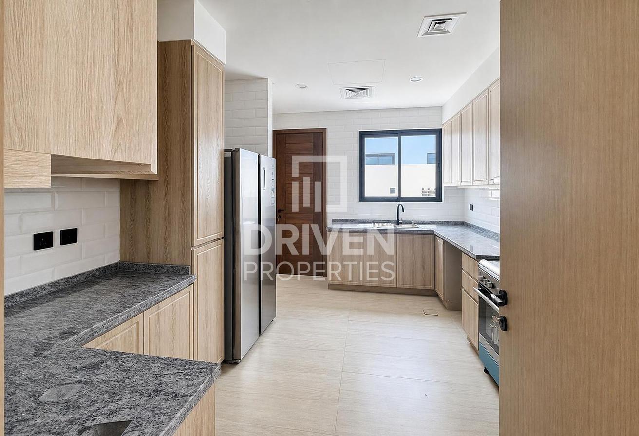 Brand New | Well Maintained | Flexible Cheques photo 17