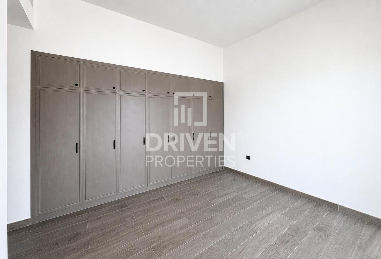 Brand New | Well Maintained | Flexible Cheques photo 10