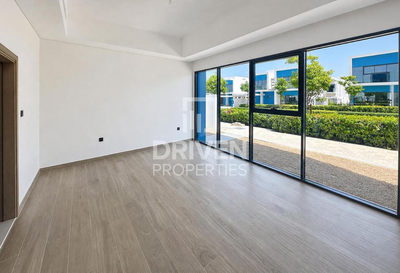 Brand New | Well Maintained | Flexible Cheques photo 5