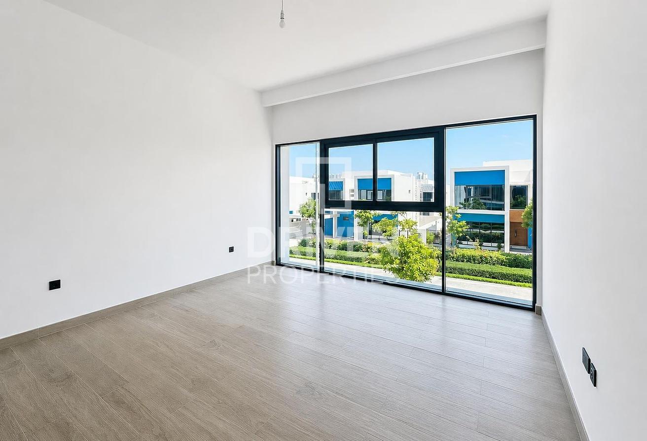 Brand New | Well Maintained | Flexible Cheques photo 9
