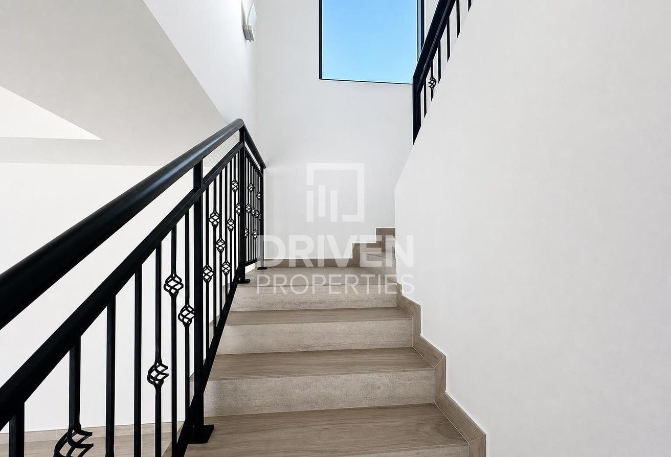 Brand New | Well Maintained | Flexible Cheques photo 14