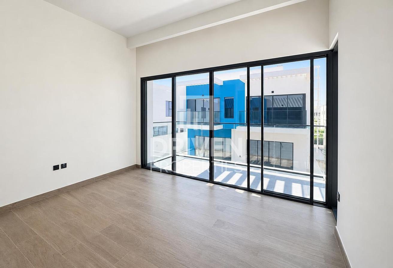 Brand New | Well Maintained | Flexible Cheques photo 12