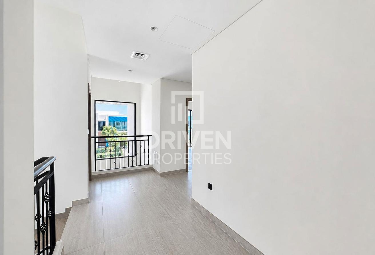 Brand New | Well Maintained | Flexible Cheques photo 13