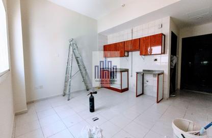 Apartment - Studio - 1 Bathroom for rent in Muwaileh - Sharjah