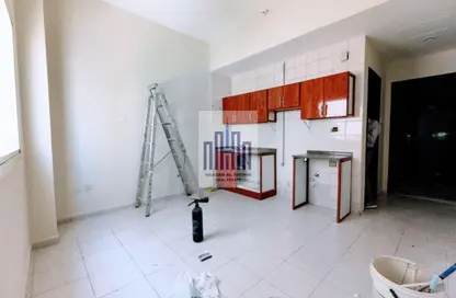 Apartment - Studio - 1 Bathroom for rent in Muwaileh - Sharjah