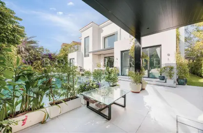 Villa - 5 Bedrooms - 6 Bathrooms for sale in Jumeirah Islands Townhouses - Jumeirah Islands - Dubai