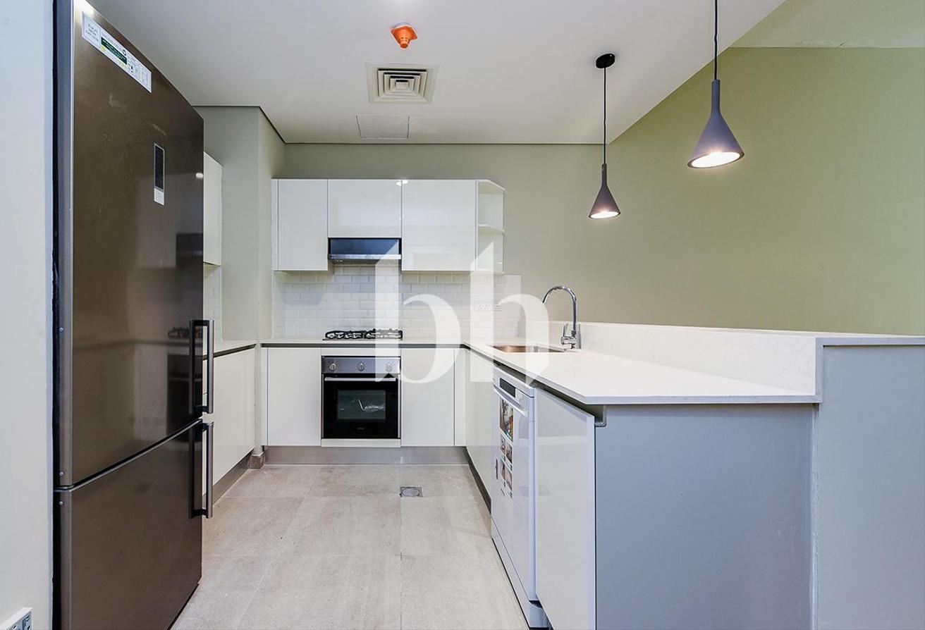 Semi-furnished | Managed | High Floor | Seaview photo 5