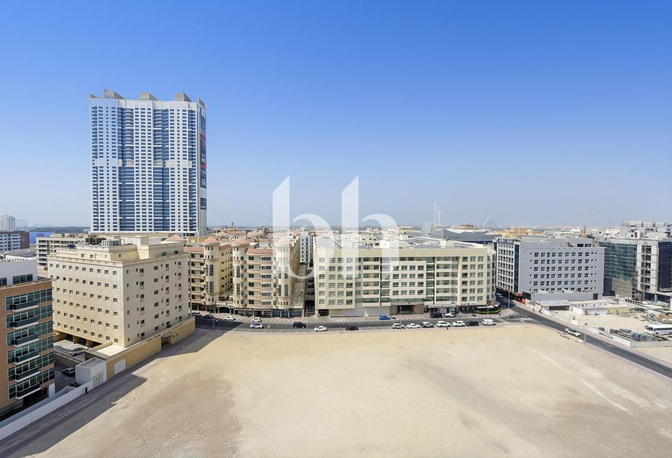 Semi-furnished | Managed | High Floor | Seaview photo 13