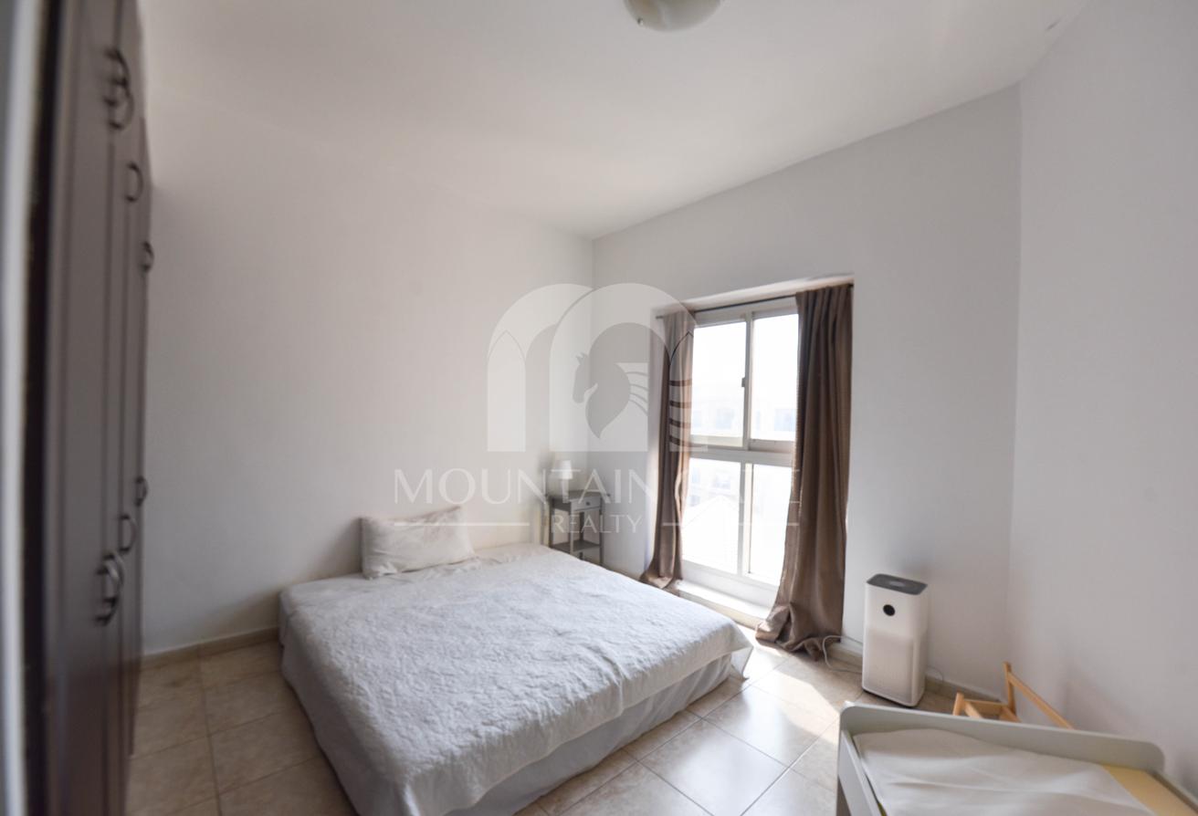 Elegant Living | Fully Furnished | Pool View photo 4