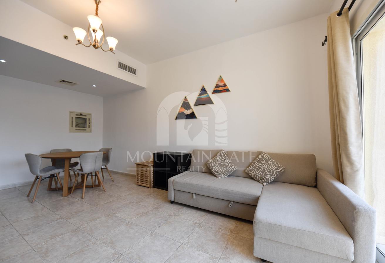 Elegant Living | Fully Furnished | Pool View photo 12