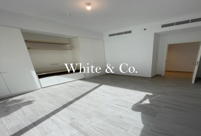 VOT | Large Terrace | Ellington | Spacious