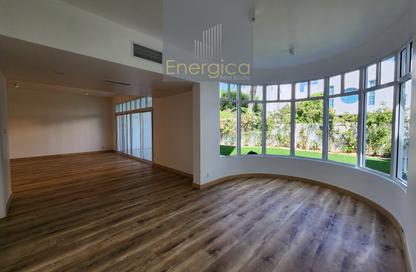Villa - 4 Bedrooms - 4 Bathrooms for rent in Jumeirah 1 Villas - Jumeirah 1 - Jumeirah - Dubai