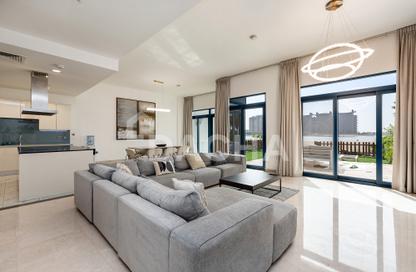 Villa - 5 Bedrooms - 5 Bathrooms for sale in Palma Residences - Palm Jumeirah - Dubai