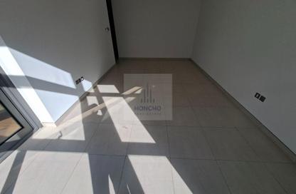 Apartment - 1 Bedroom - 2 Bathrooms for rent in Jumeirah Garden City - Al Satwa - Dubai