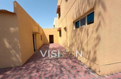 Villa - 4 Bedrooms - 5 Bathrooms for rent in Jumeirah 2 Villas - Jumeirah 2 - Jumeirah - Dubai