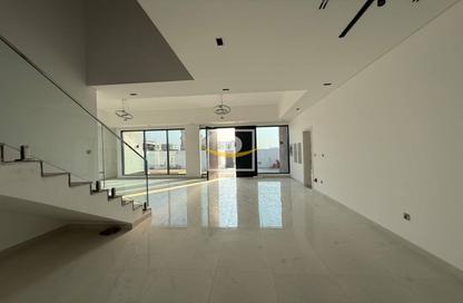 Villa - 5 - 6 for rent in Al Quoz - Dubai