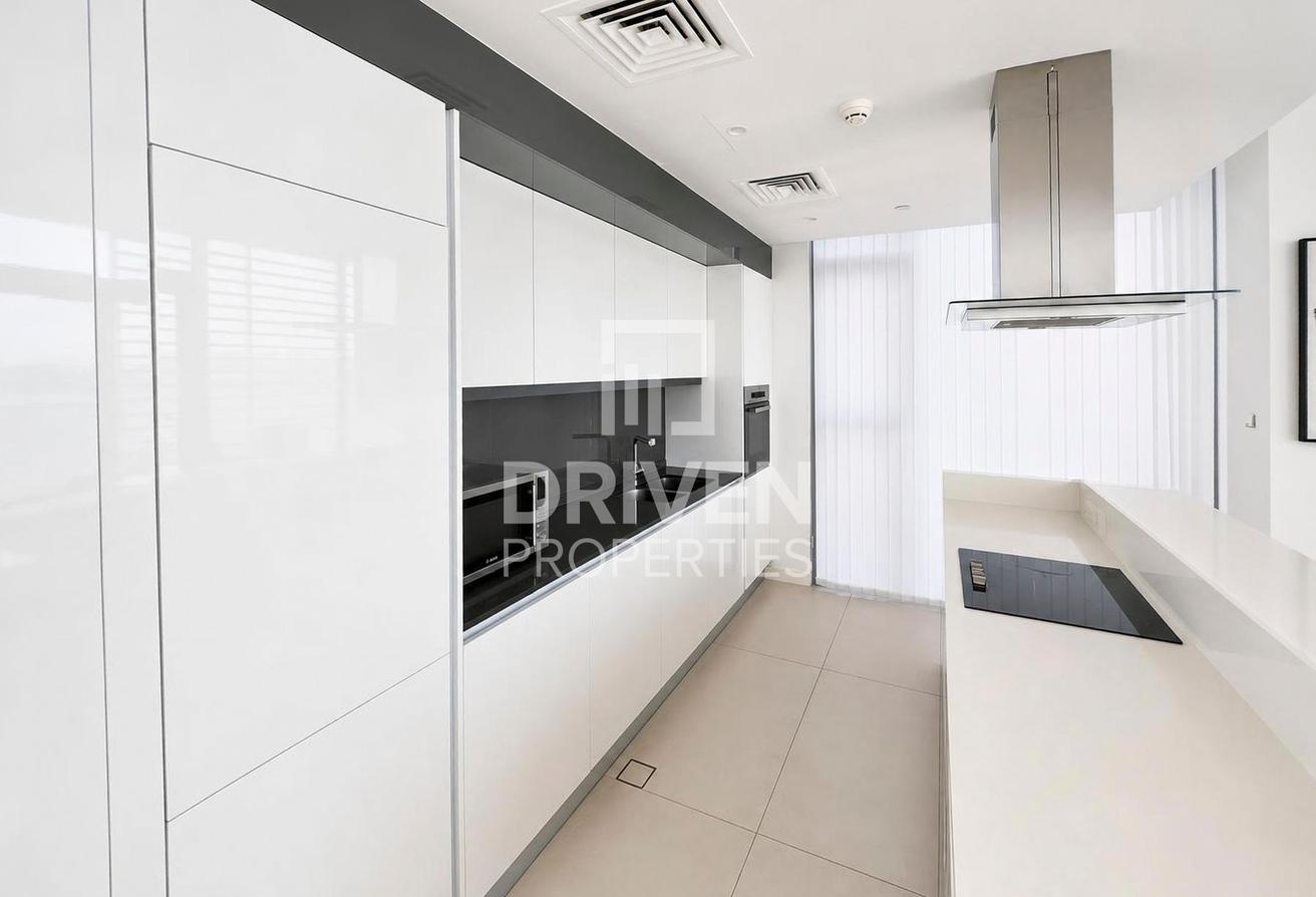 Stunning Sea View | High Floor with Maid's Room photo 7