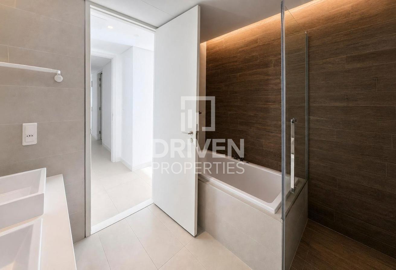 Stunning Sea View | High Floor with Maid's Room photo 10