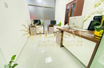 Office Space - Studio - 1 Bathroom for rent in Red Avenue - Al Garhoud - Dubai