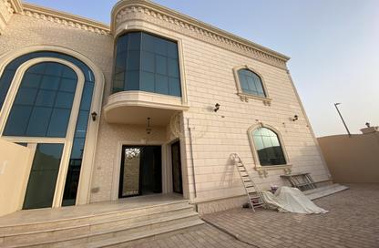 Villa - 5 Bedrooms - 6 Bathrooms for rent in Al Bateen - Al Ain