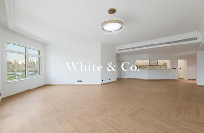 Apartment - 3 - 4 for rent in Al Khudrawi - Shoreline Apartments - Palm Jumeirah - Dubai