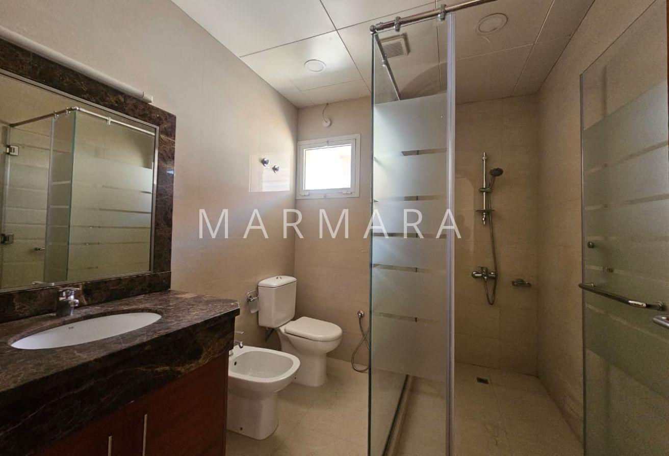Spacious Compound villa | Prime Location | Vacant photo 4