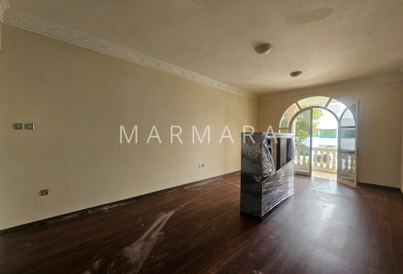 Spacious Compound villa | Prime Location | Vacant photo 13