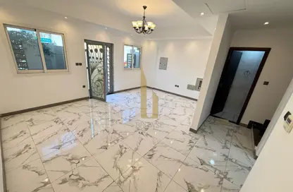 Villa - 3 Bedrooms - 3 Bathrooms for rent in Jumeirah 1 Villas - Jumeirah 1 - Jumeirah - Dubai