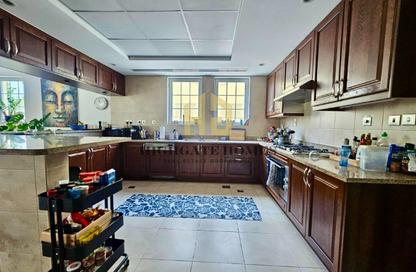 Villa - 4 Bedrooms - 5 Bathrooms for rent in District 4 - Jumeirah Park - Dubai