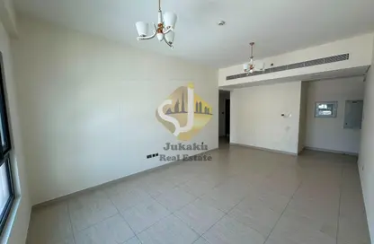 Apartment - 2 Bedrooms - 3 Bathrooms for rent in Yasmeen Building - Al Jaddaf - Dubai