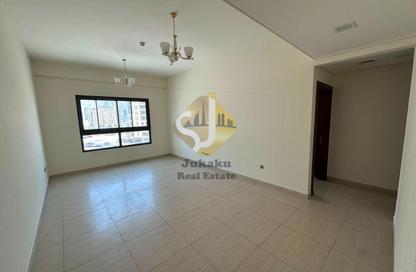 Apartment - 2 Bedrooms - 3 Bathrooms for rent in Yasmeen Building - Al Jaddaf - Dubai