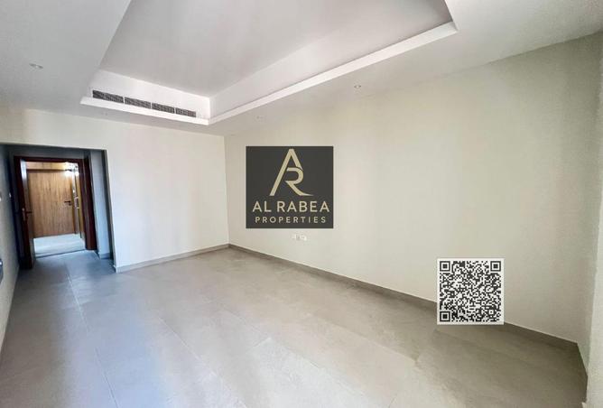 87450233 - Property Image 2