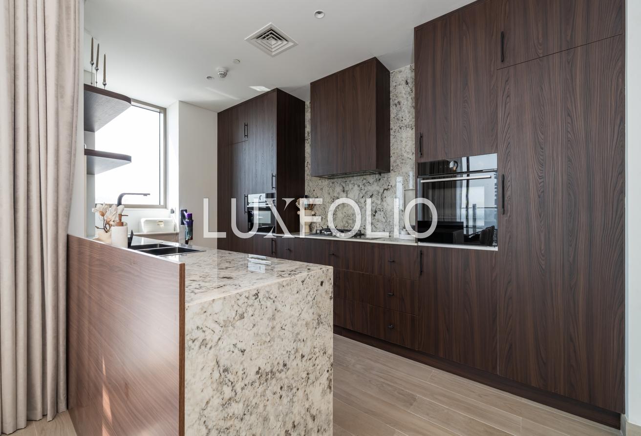 Fully Upgraded Penthouse | Lagoon Access | Vacant photo 3
