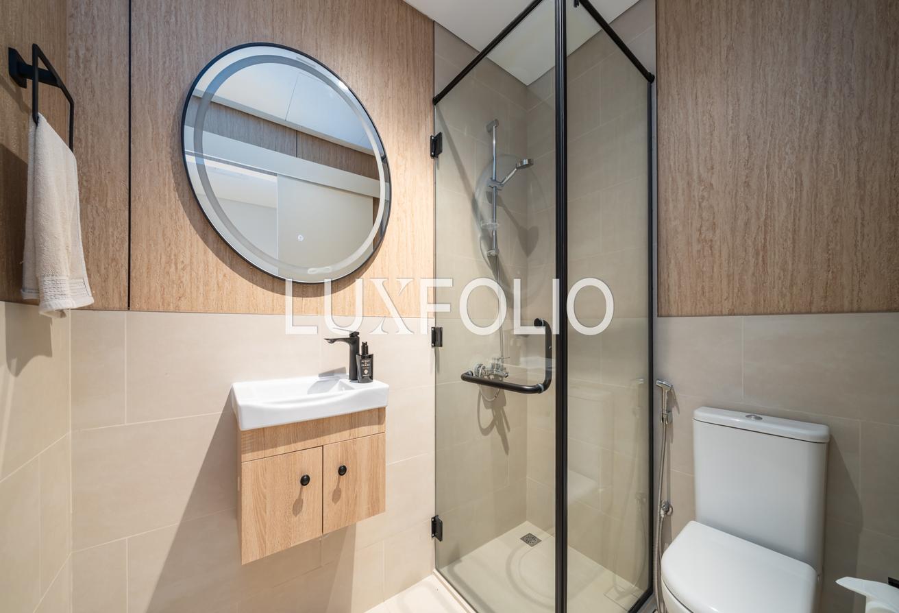 Fully Upgraded Penthouse | Lagoon Access | Vacant photo 17