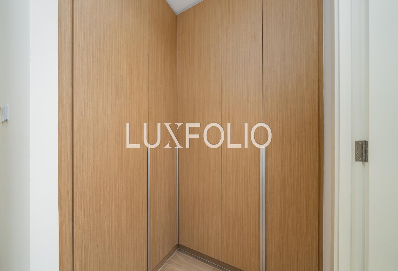 Fully Upgraded Penthouse | Lagoon Access | Vacant photo 12