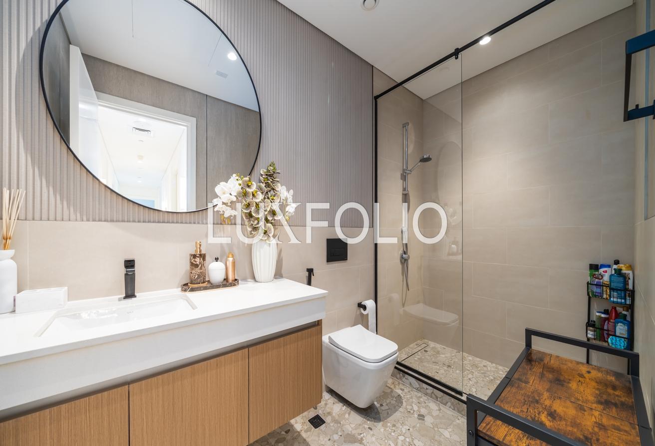 Fully Upgraded Penthouse | Lagoon Access | Vacant photo 15