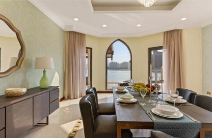 Villa - 4 - 5 for rent in Garden Homes Frond B - Garden Homes - Palm Jumeirah - Dubai