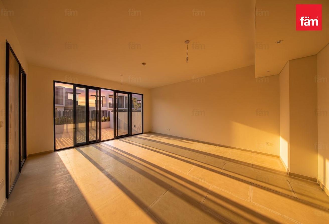 EXQUISITE | READY TO MOVE IN | CALL NOW photo 6