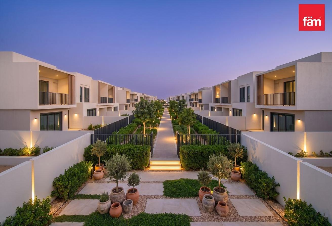 EXQUISITE | READY TO MOVE IN | CALL NOW photo 9