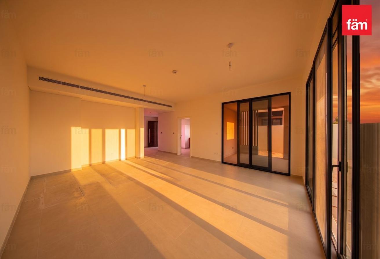 EXQUISITE | READY TO MOVE IN | CALL NOW photo 3
