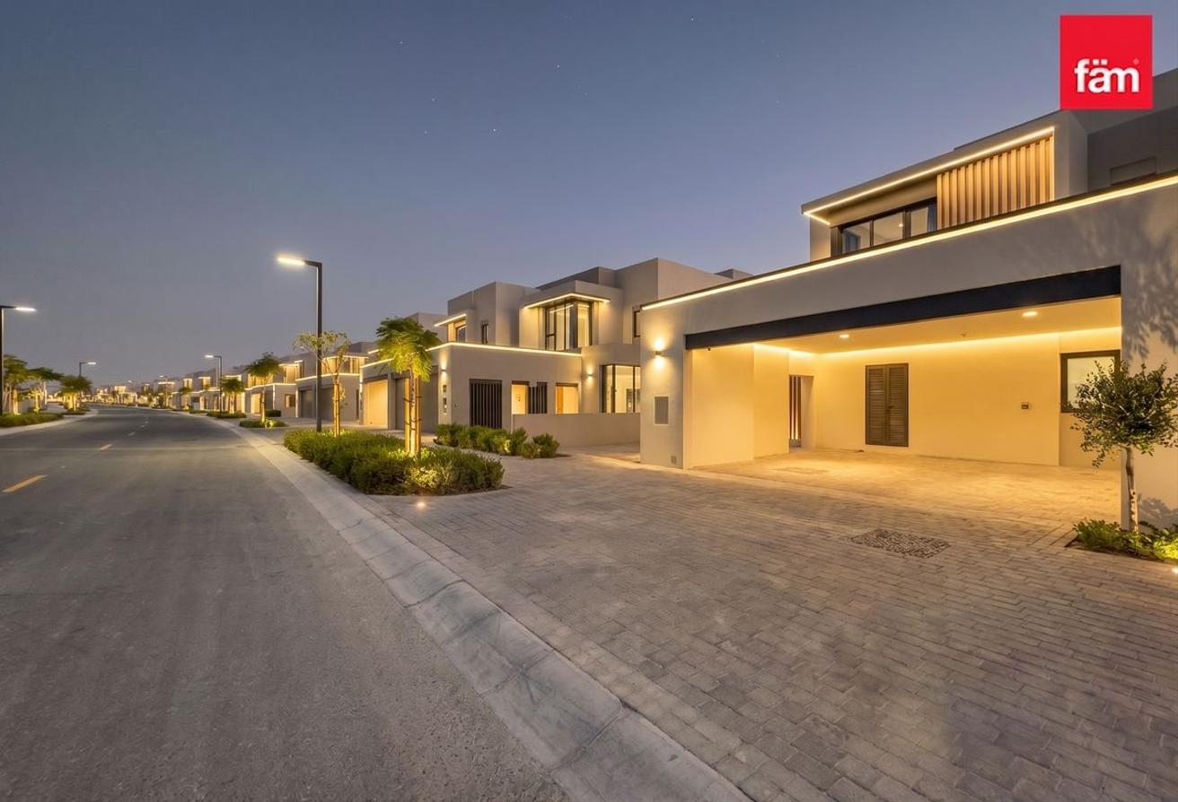 EXQUISITE | READY TO MOVE IN | CALL NOW photo 10