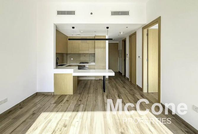 1-bed apartment in Oakley Square Residence Block A · High floor · Pool view — photo 3