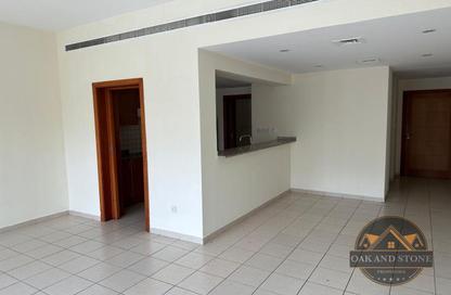 Apartment - 2 - 2 for rent in Al Dhafra 2 - Al Dhafra - Greens - Dubai