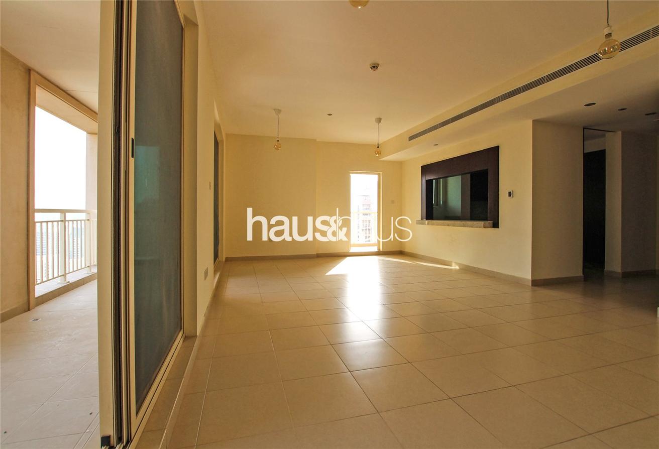 Lake View | Chiller Free | Prime Location photo 11
