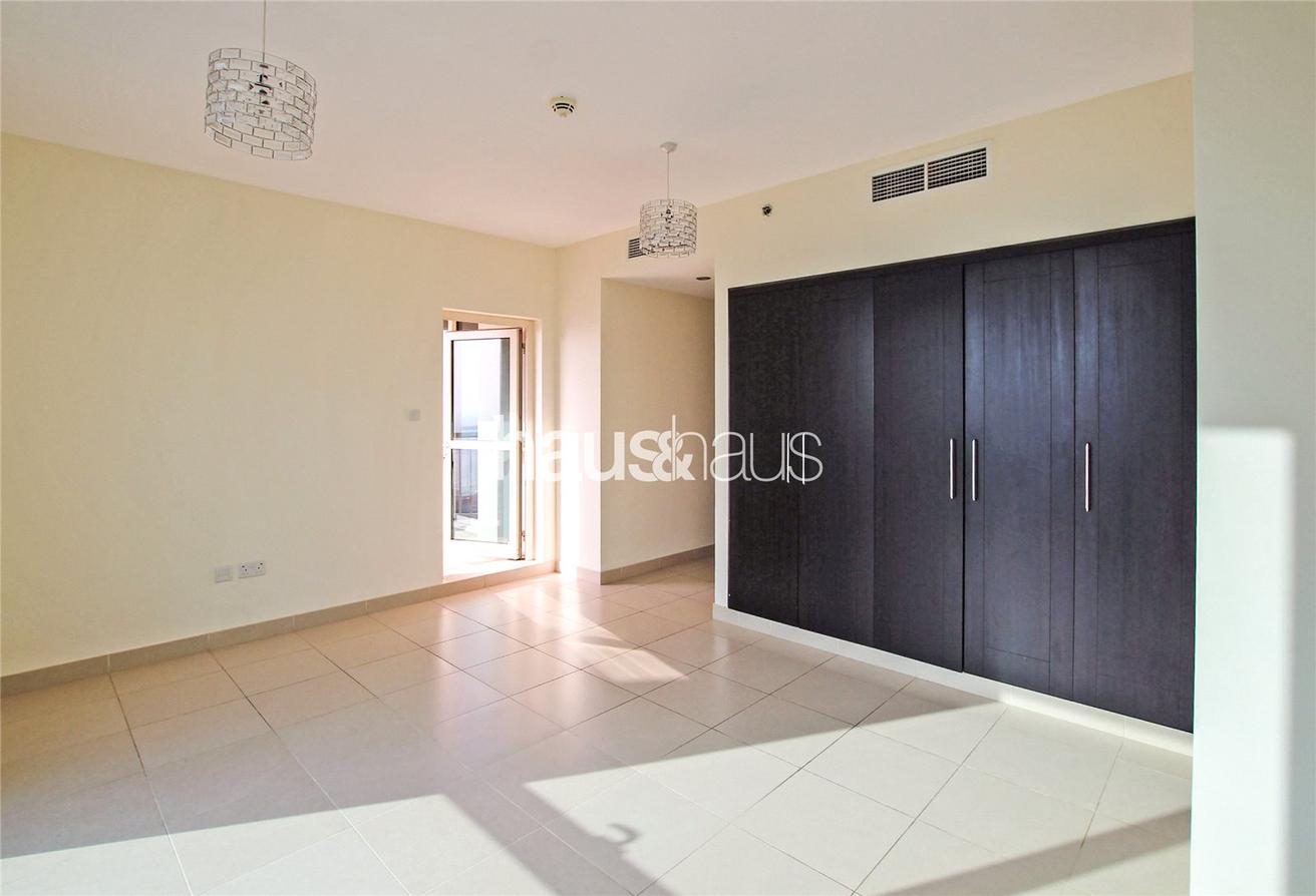 Lake View | Chiller Free | Prime Location photo 13