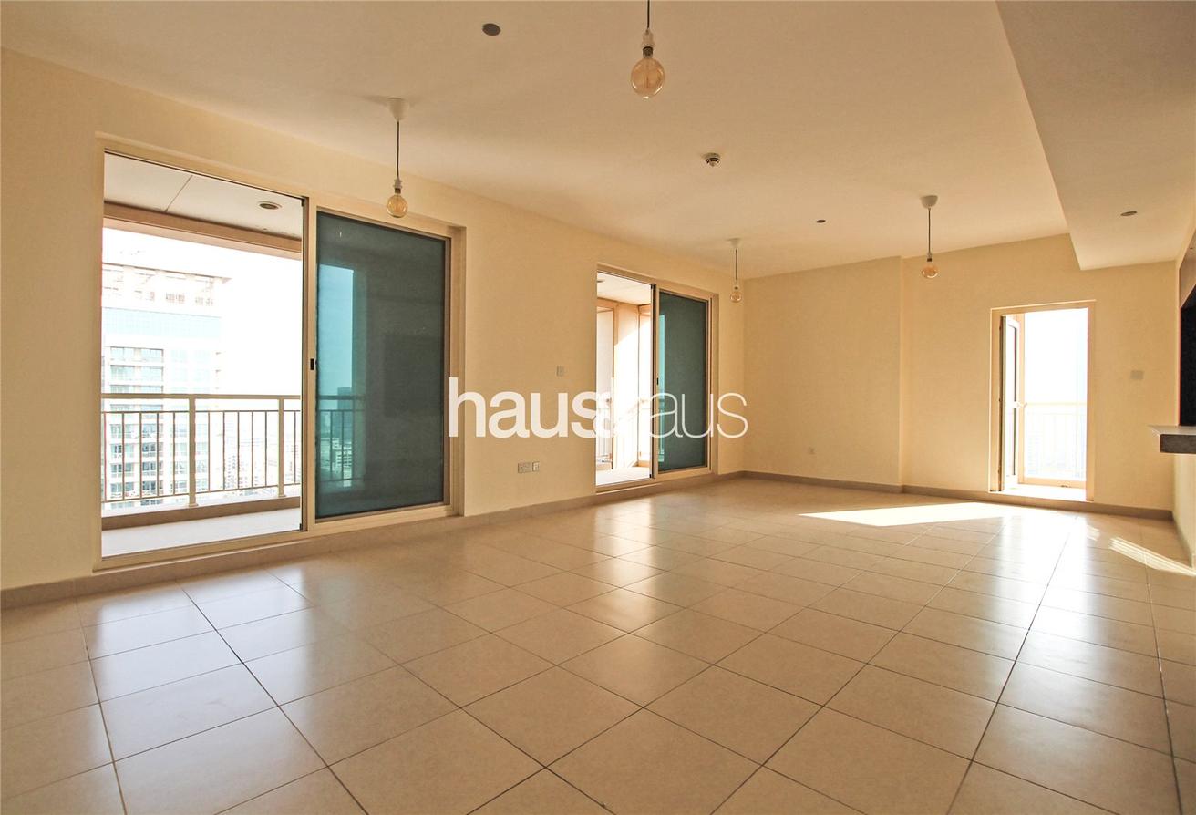 Lake View | Chiller Free | Prime Location photo 3