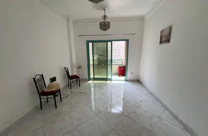 Apartment - 1 Bedroom - 2 Bathrooms for rent in Al Khan Corniche - Al Khan - Sharjah Apartment - 1 Bedroom - 2 Bathrooms for rent in Al Khan Corniche - Al Khan - Sharjah